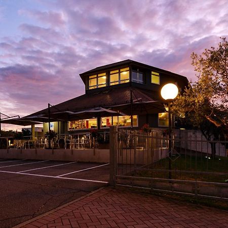 Hotel Oleggio Malpensa Exterior photo