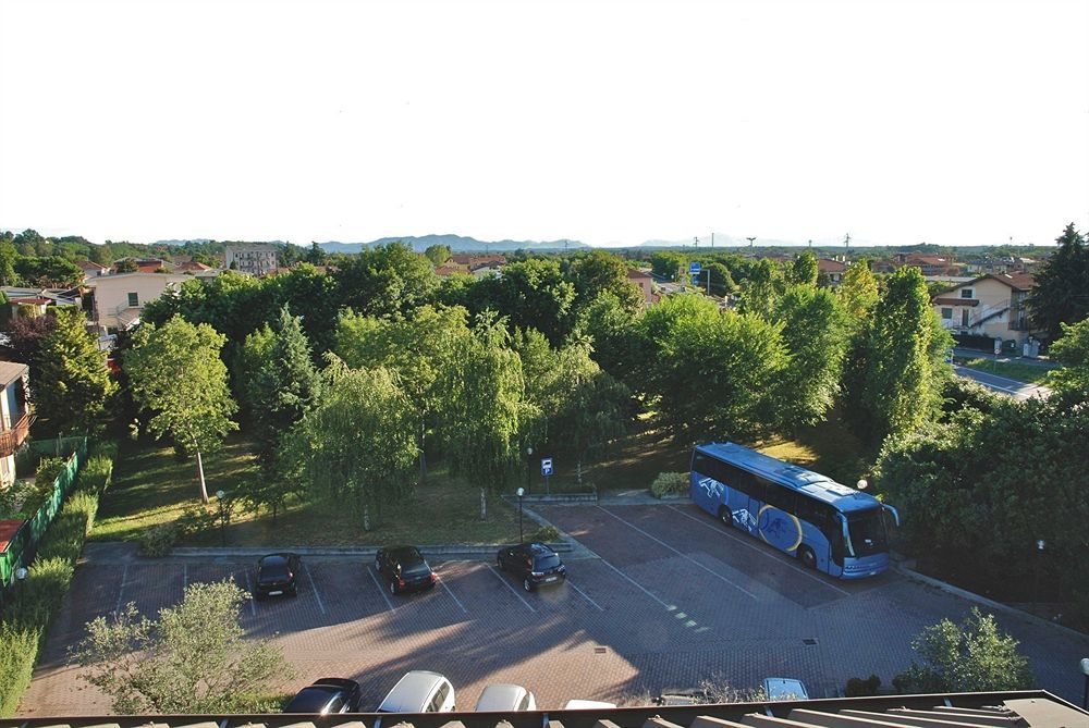 Hotel Oleggio Malpensa Exterior photo